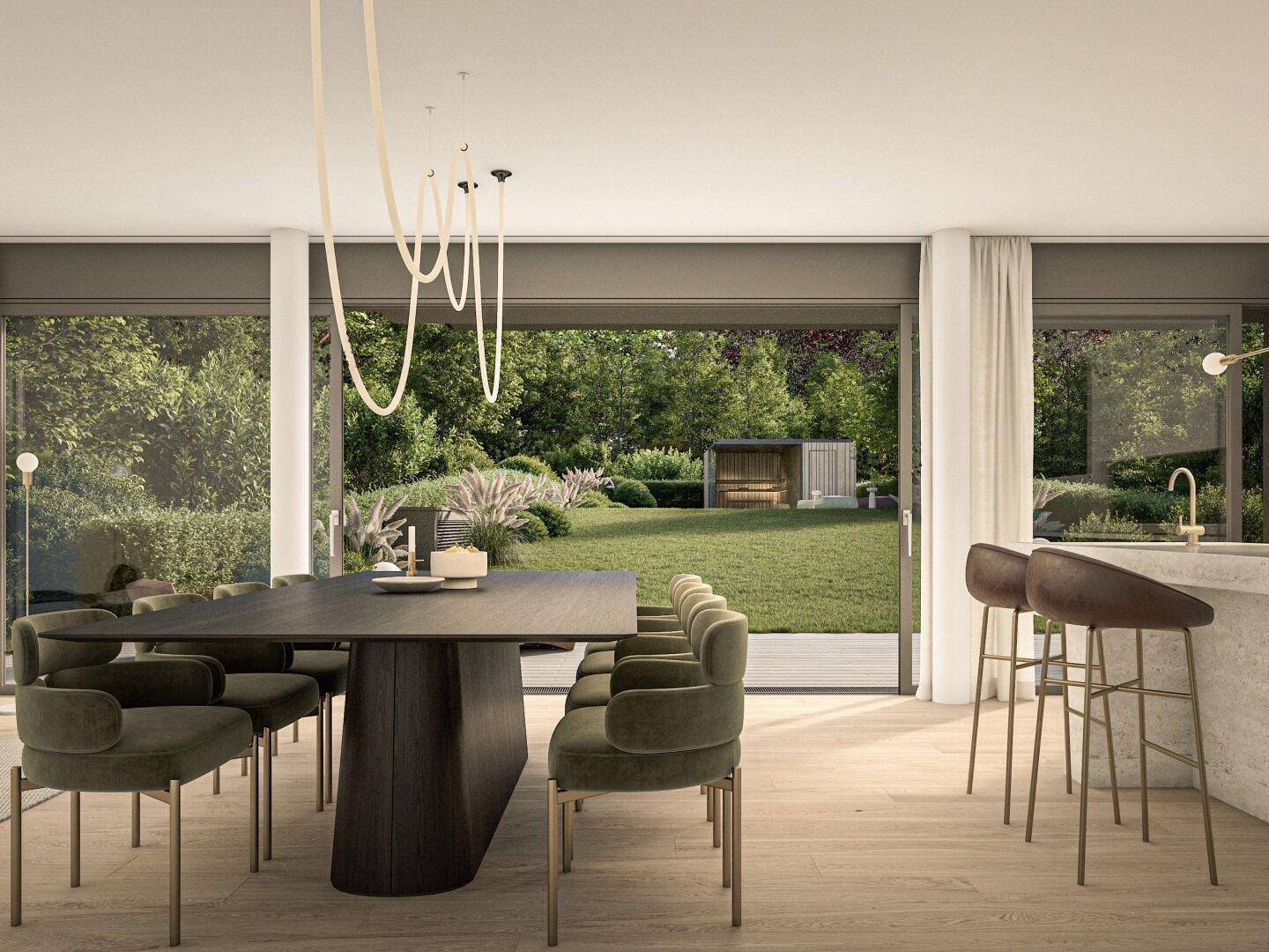 Moderner Essbereich mit großem Tisch, Samtstühlen und Blick in den grünen Garten.