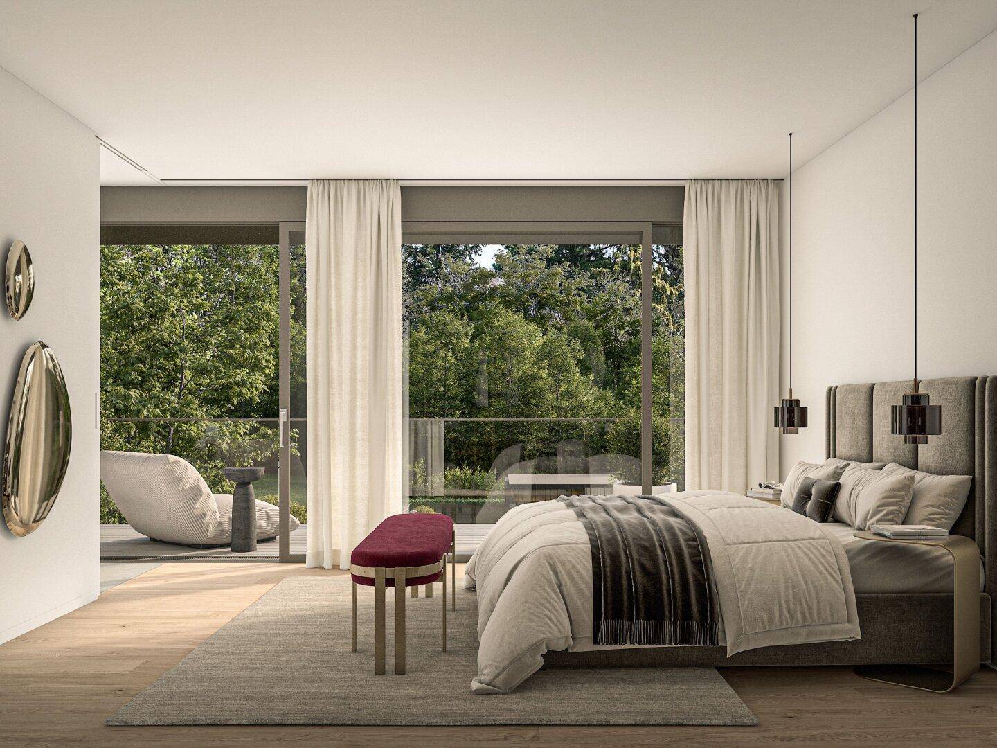 Elegantes Schlafzimmer mit Holzboden, großem Bett und direktem Zugang zum Balkon mit Grünblick.