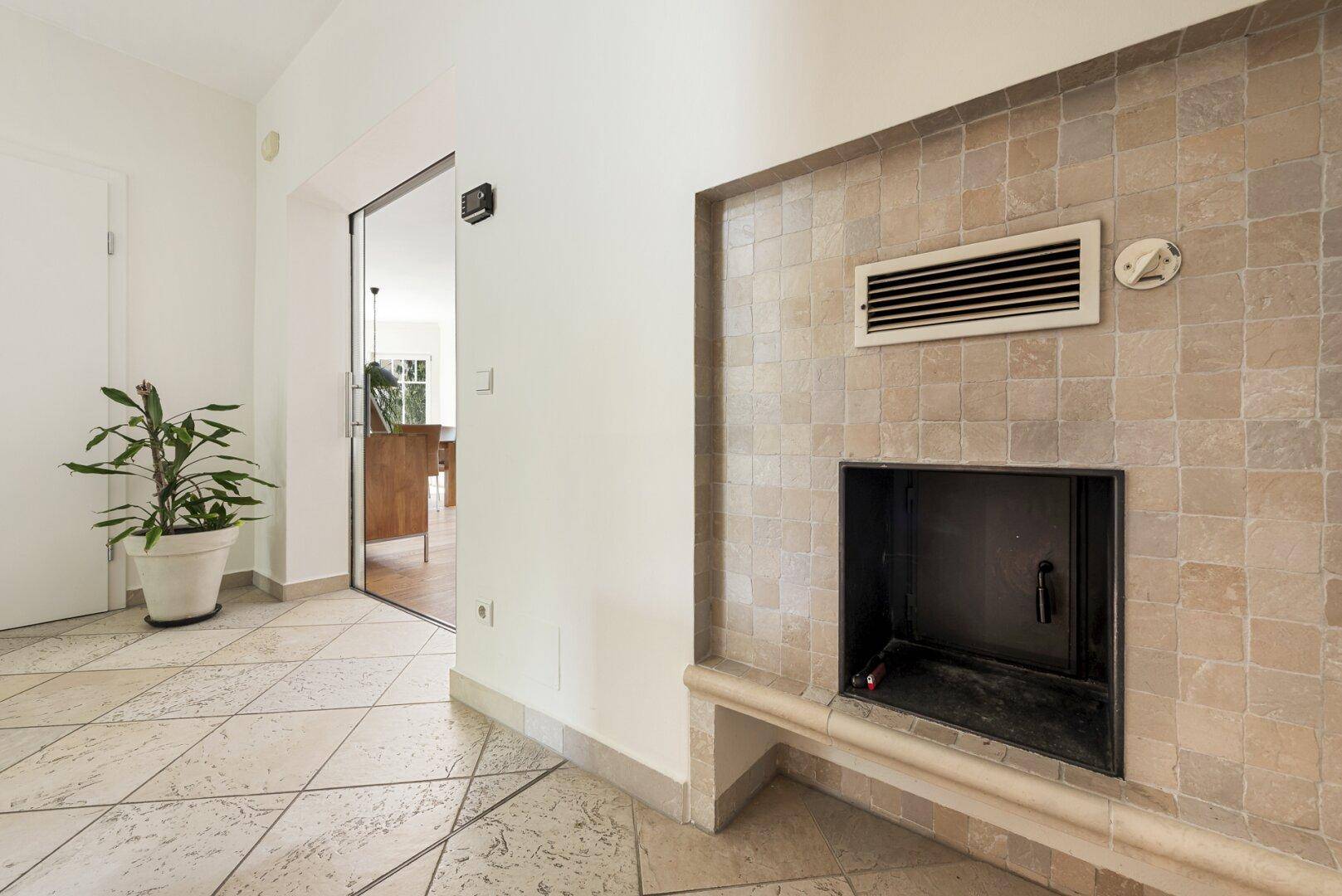 Eine Adresse für Menschen, die angekommen sind | Bezugsfertige Villa mit Pool und viel Privatsphäre oberhalb des Thermalorts Bad Fischau - Mehr