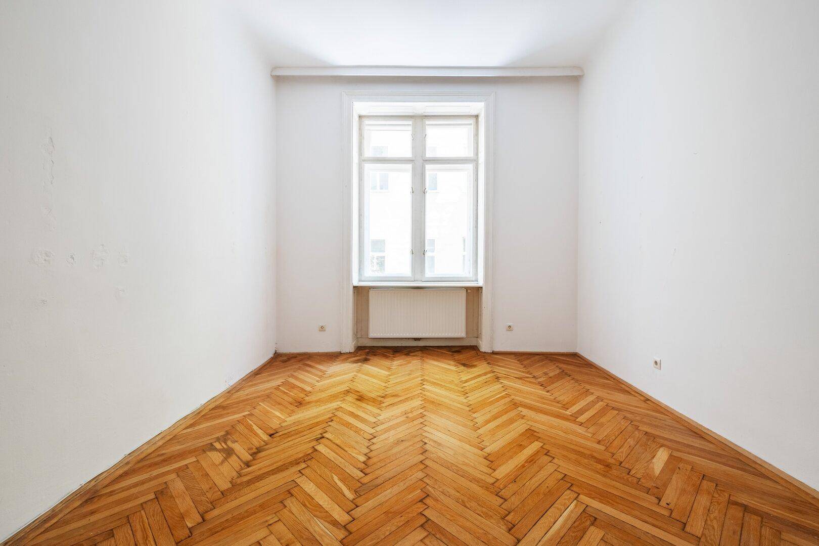 Ruhiger 3-Zimmer-Altbau in Hoflage bei Burggasse! - Ansicht 2