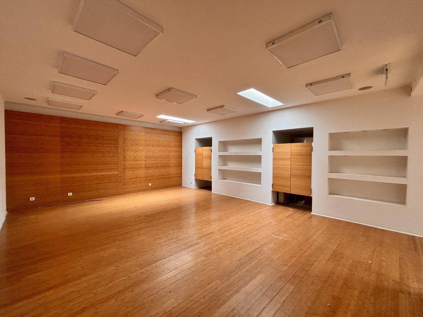 Helle Büro- oder Praxisräumlichkeiten | Beste Zentrumslage | Parkmöglichkeiten in der Nähe - Ansicht 6