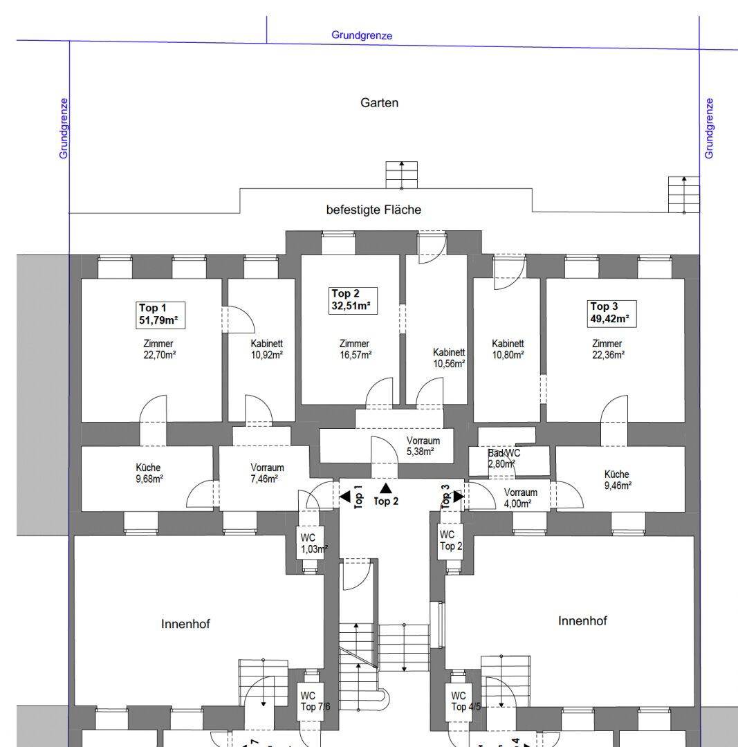 Grundriss des Erdgeschosses mit mehreren Wohneinheiten, Garten und Innenhof.