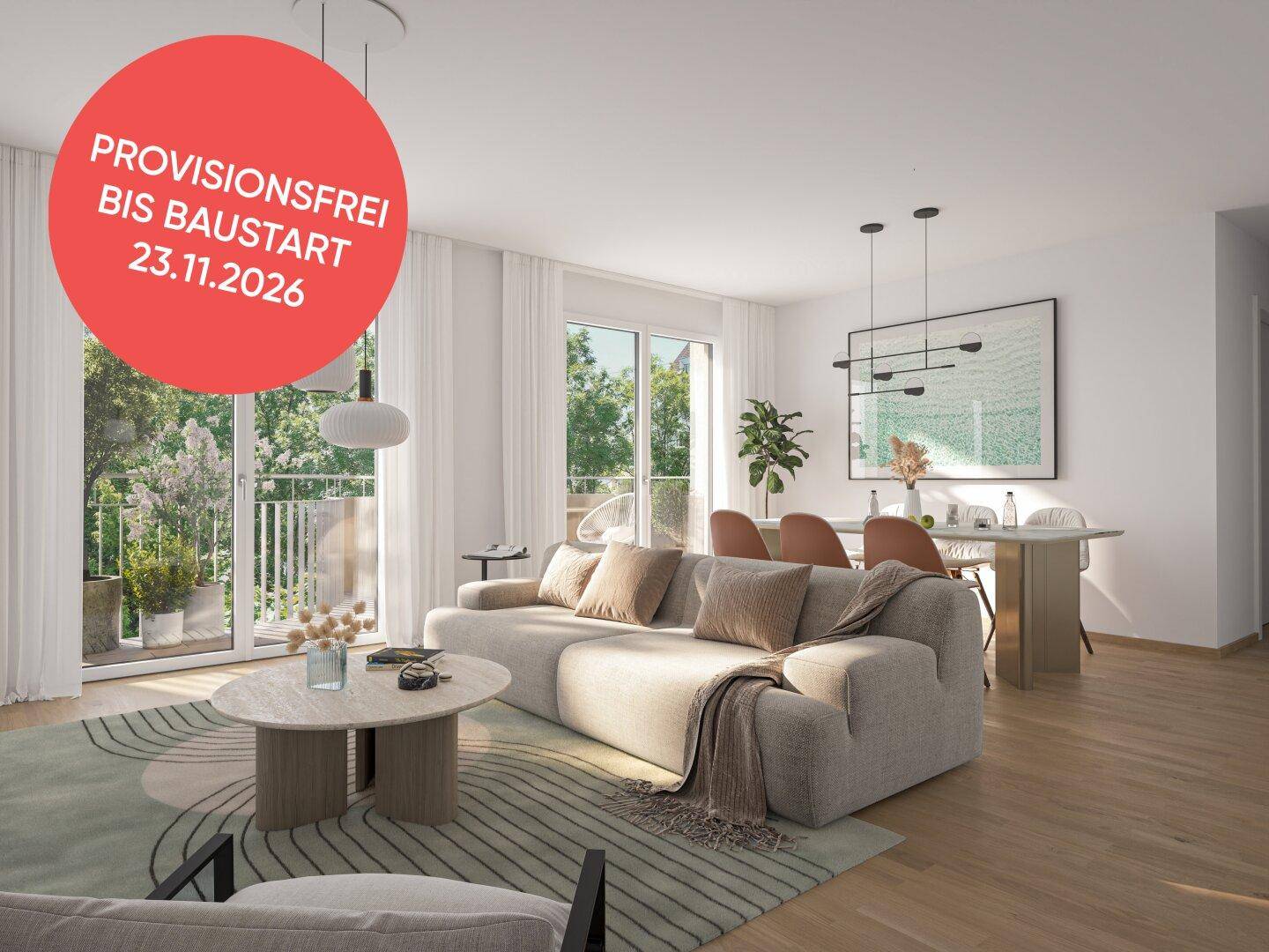 Offener Wohn-Essbereich mit modernem Sofa, Esstisch und Zugang zu einem sonnigen Balkon.