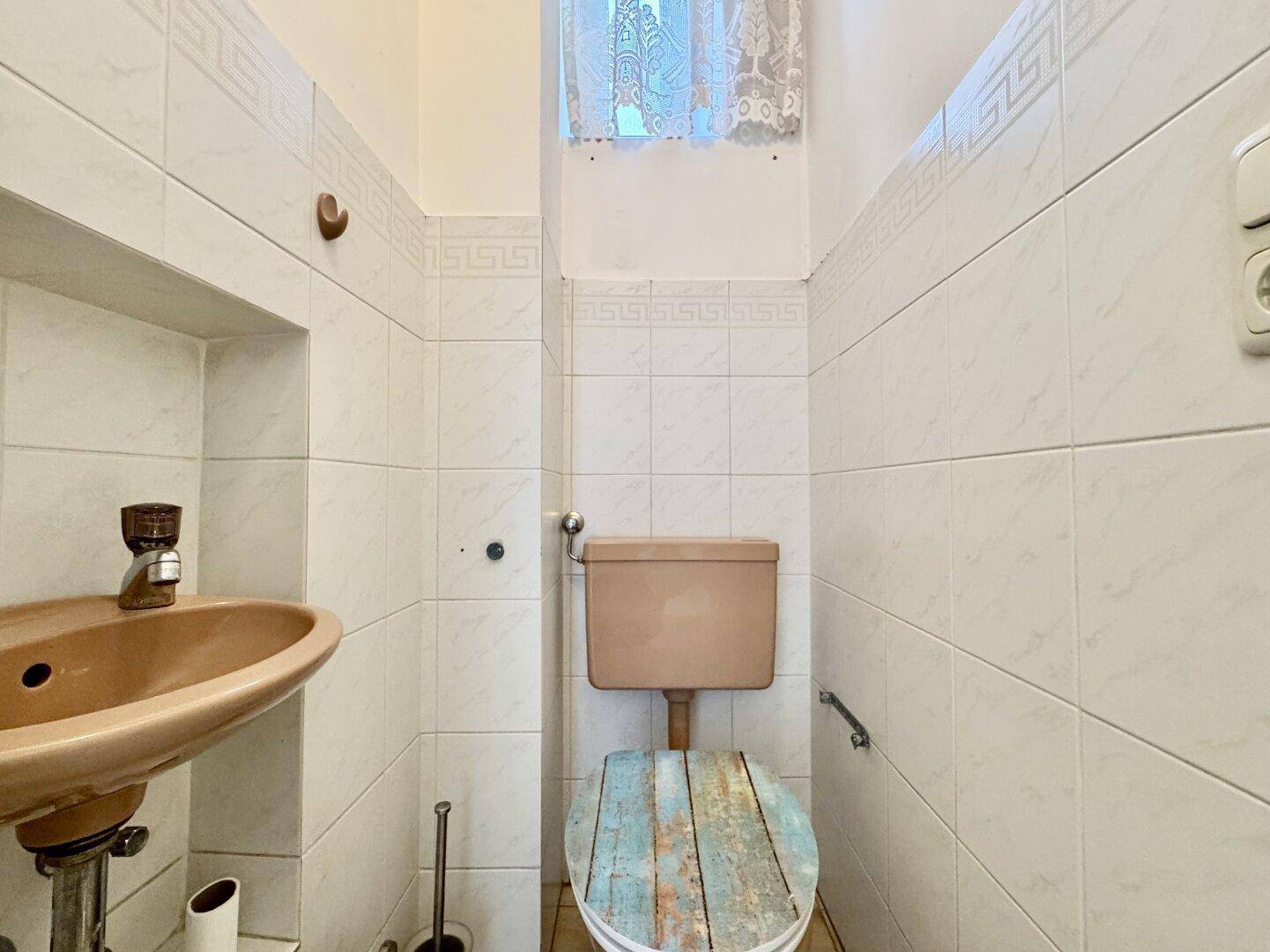 WC mit Fenster
