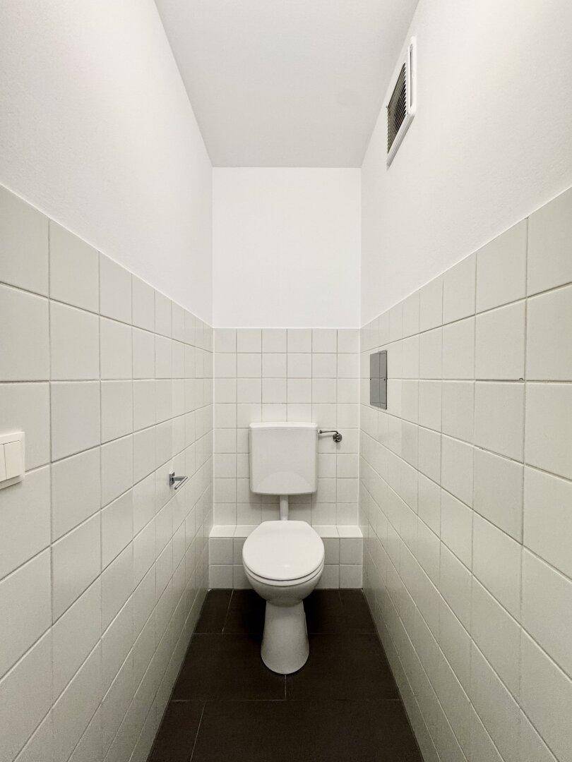 separate Toilette