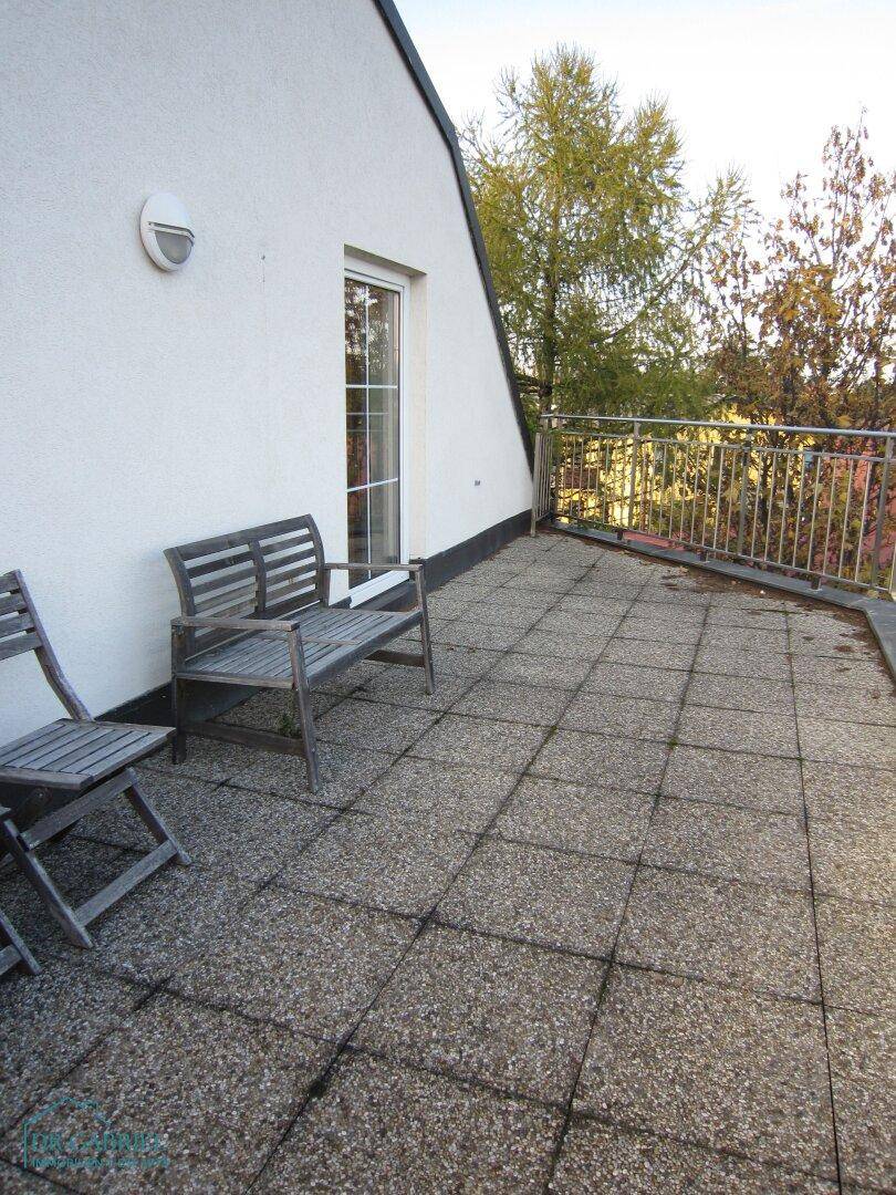 DOPPELHAUSHÄLFTE MIT GARTEN – pohled 3