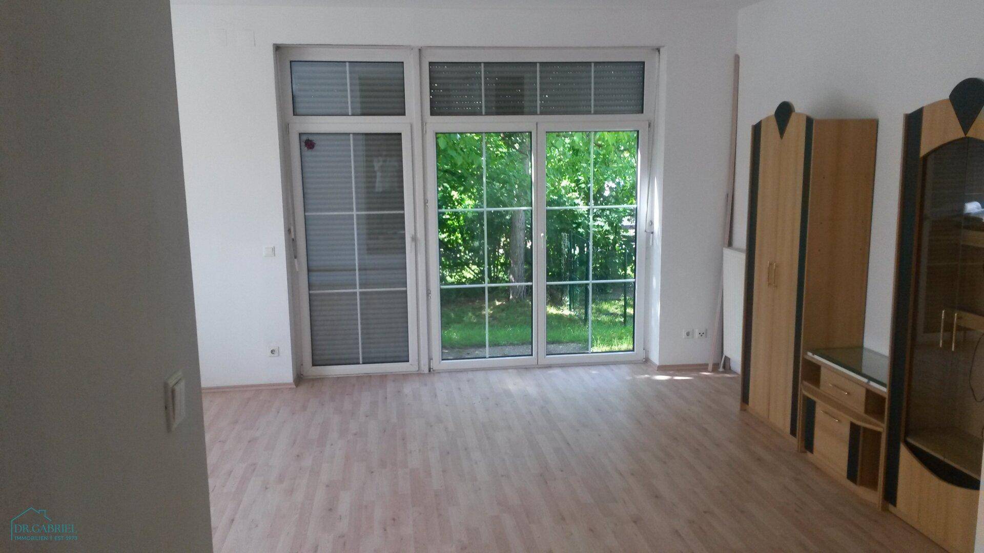 DOPPELHAUSHÄLFTE MIT GARTEN – pohled 4