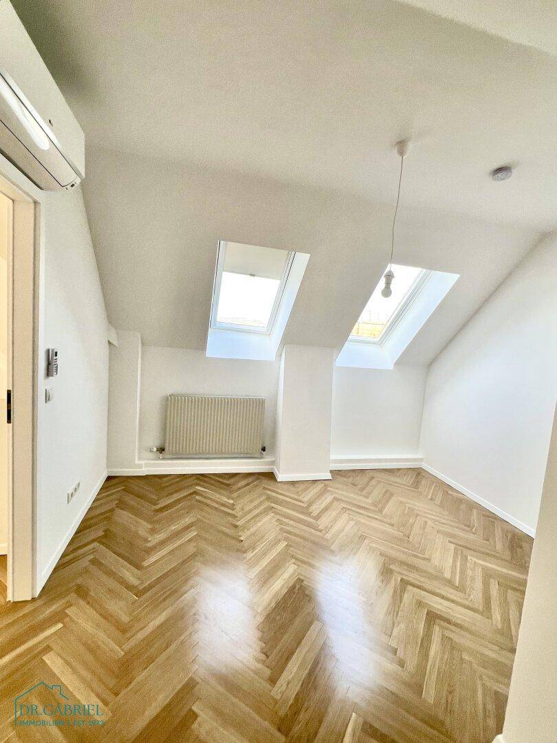 Schlafzimmer III