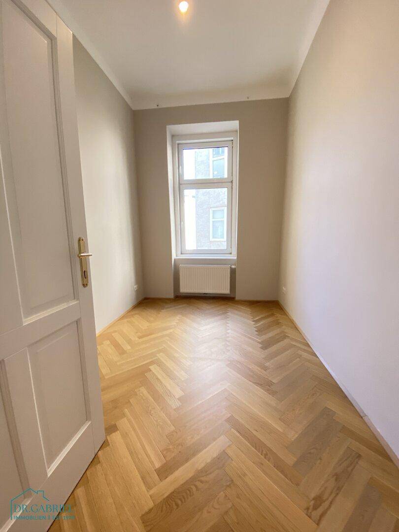 Schlafzimmer II