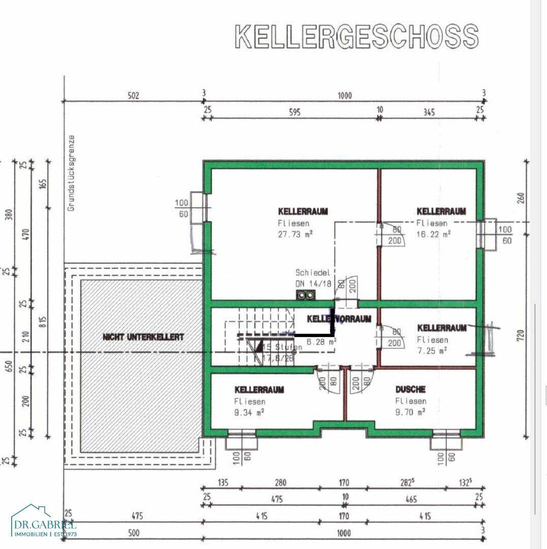 Grundriss des Kellergeschosses mit mehreren Kellerräumen, einem Vorraum und einem Duschbereich.