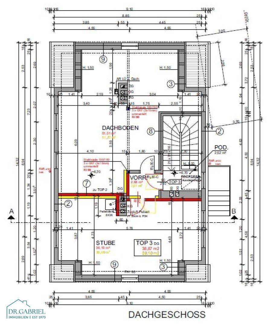 Grundriss des Dachgeschosses mit Zimmern, Dachboden und schrägen Wänden.