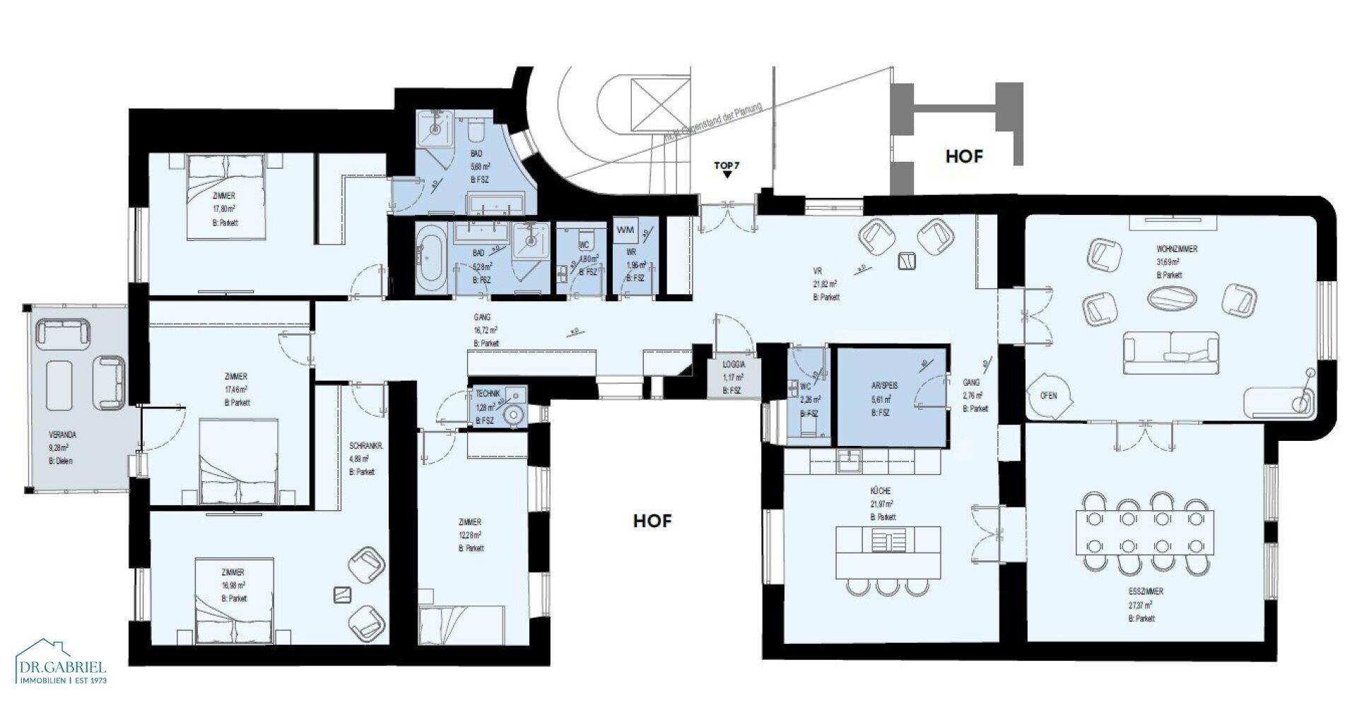 Detaillierter Grundriss einer Wohnung mit mehreren Schlafzimmern, Bädern und einem offenen Wohnbereich.