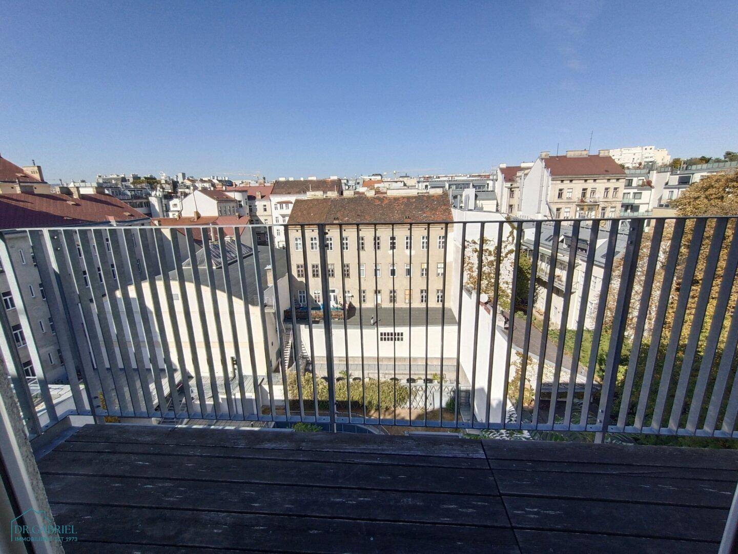 4-room attic flat, 86 m², Neubau, Neubau