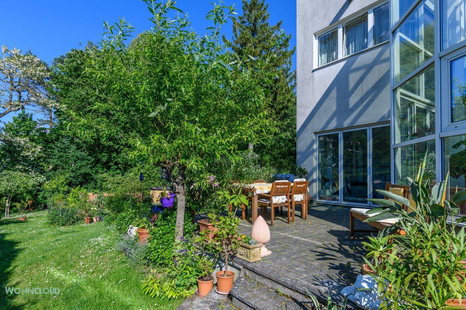 TERRASSE IM GARTEN