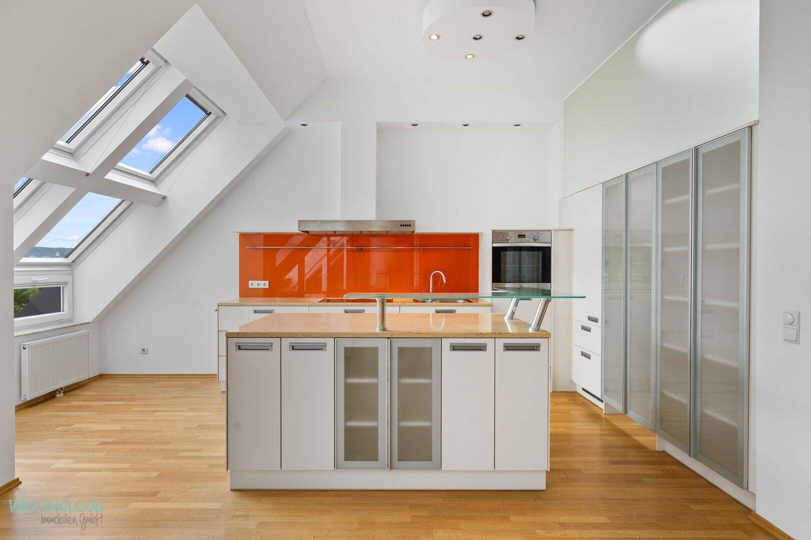MODERNE KÜCHE mit BAR