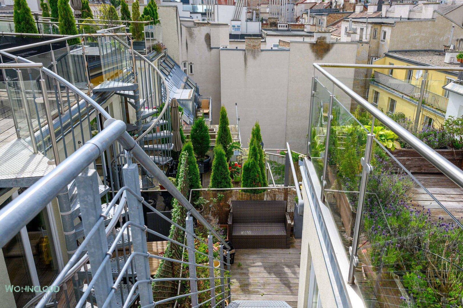 AUFGANG zur DACHTERRASSE