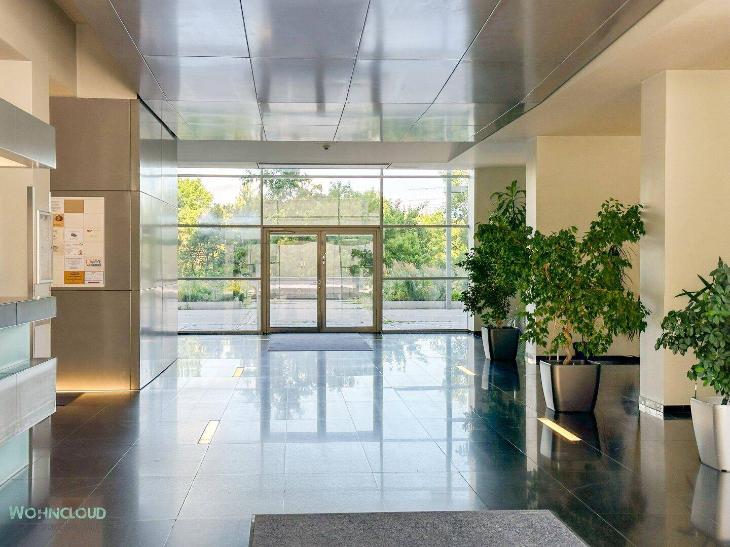HAUSEINGANG MIT CONCIERGE