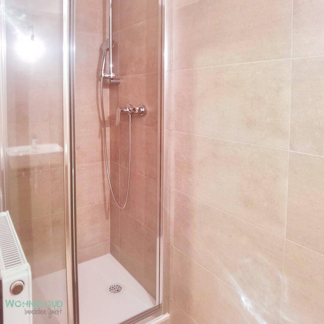 BAD MIT DUSCHE