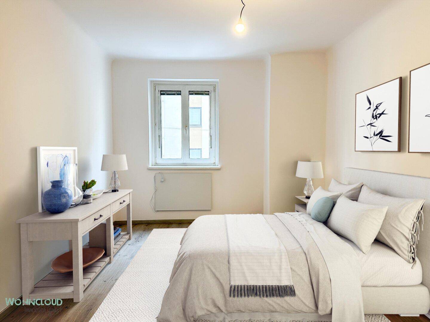 Gemütliches Schlafzimmer mit Doppelbett, Beistelltischen, Kommode und Fenster für natürliches Licht.