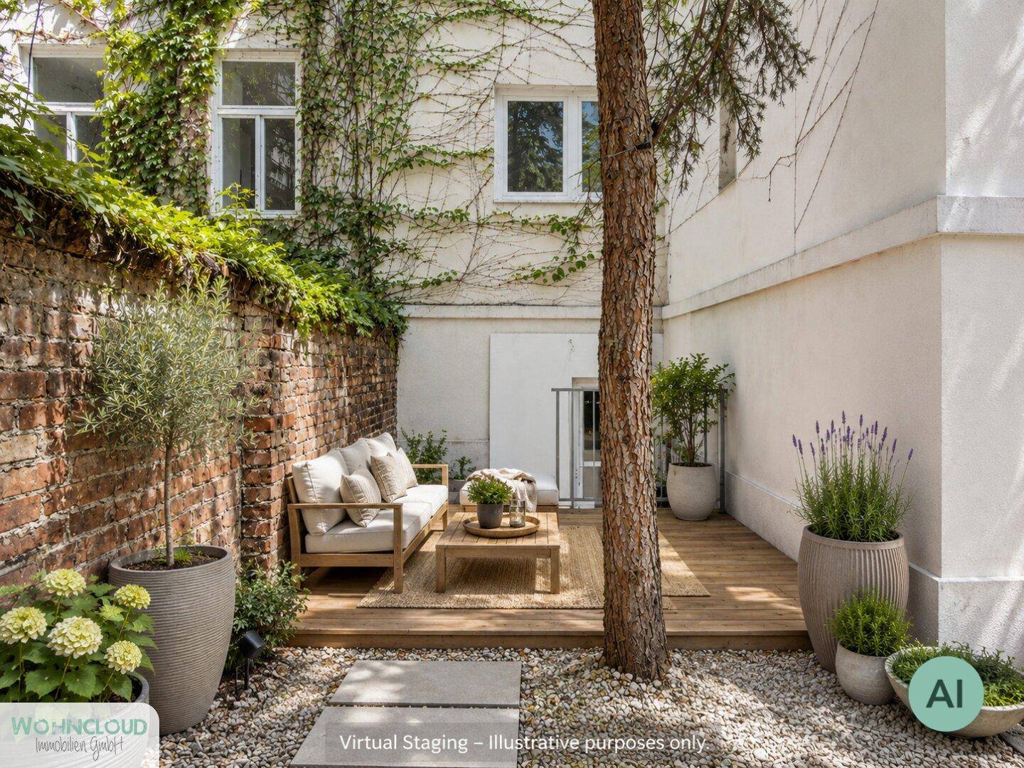 Gemütlicher Außenbereich mit Holzterrasse, Sitzgelegenheiten und üppiger Bepflanzung, ideal zum Entspannen.