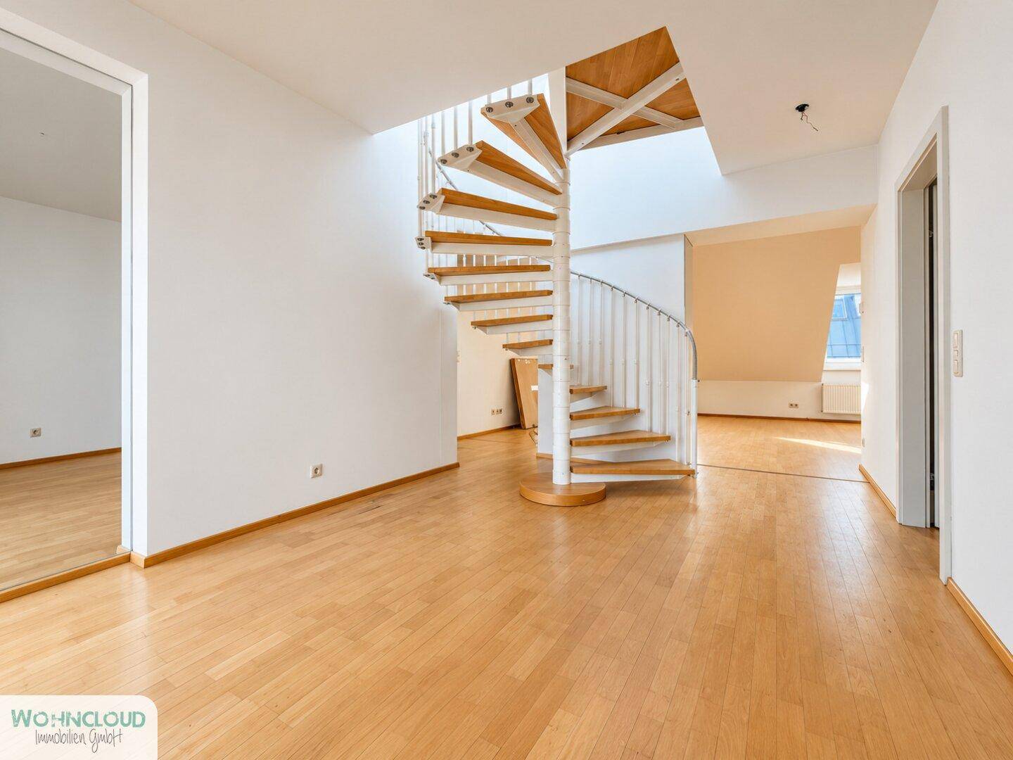 STIEGE ZUR DACHTERRASSE
