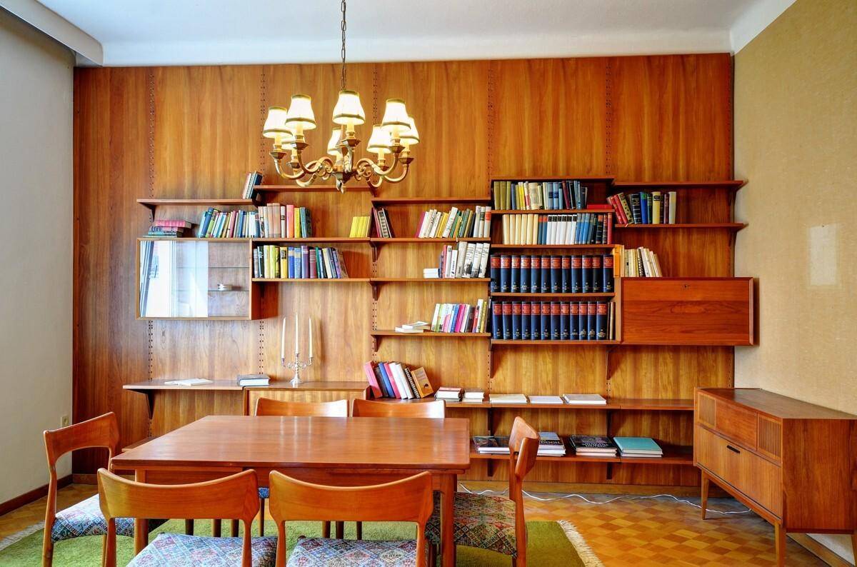Bücherwand