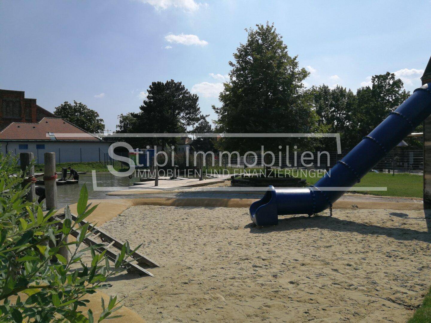Spielplatz 5 min. endfernt von Wohnung