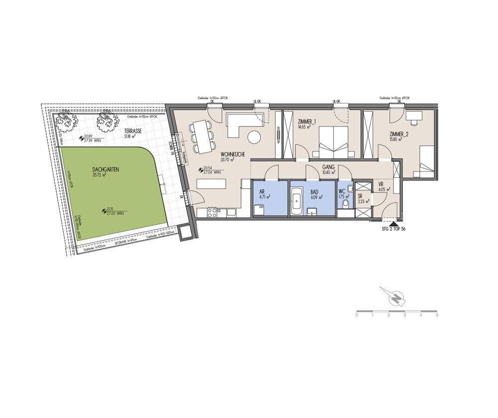 Detaillierter Grundriss mit Wohnküche, zwei Zimmern, Bad, WC, Abstellraum und großer Dachterrasse.