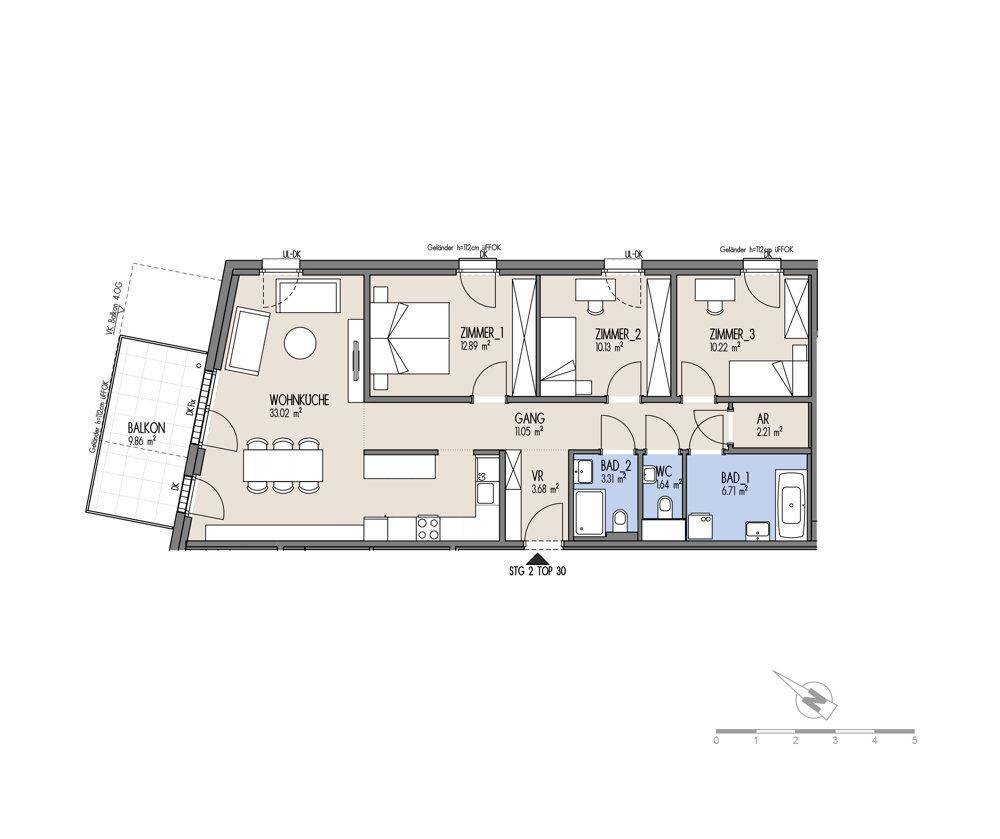 Detaillierter Grundriss einer Wohnung mit Balkon, drei Zimmern und zwei Bädern.