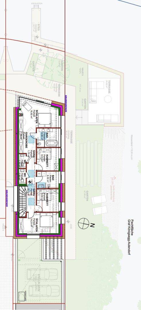 Grundriss des Obergeschosses mit mehreren Schlafzimmern, Bädern und einem Balkon.