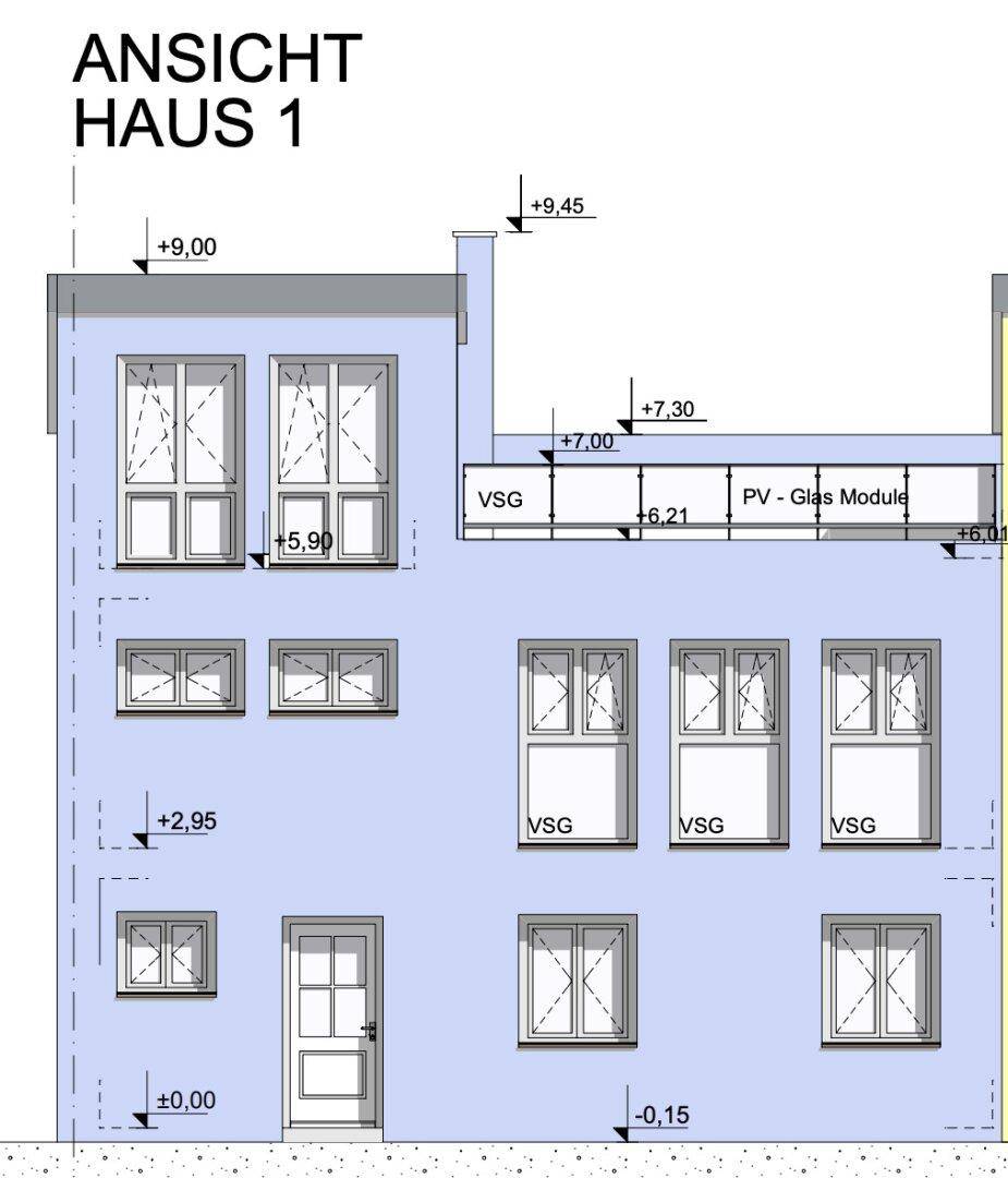 Ansicht von Haus 1 mit Fenstern, Tür und Photovoltaik-Modulen auf dem Dach.