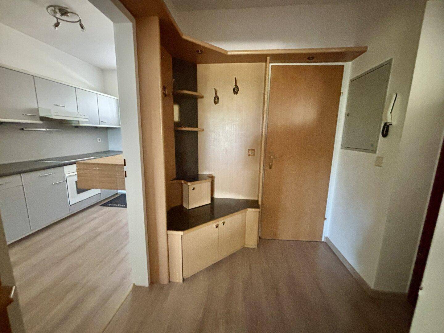 Eigentumswohnung in zentraler Ruhelage mit Loggia und Tiefgaragenplatz in Neusiedl am See – pohled 5