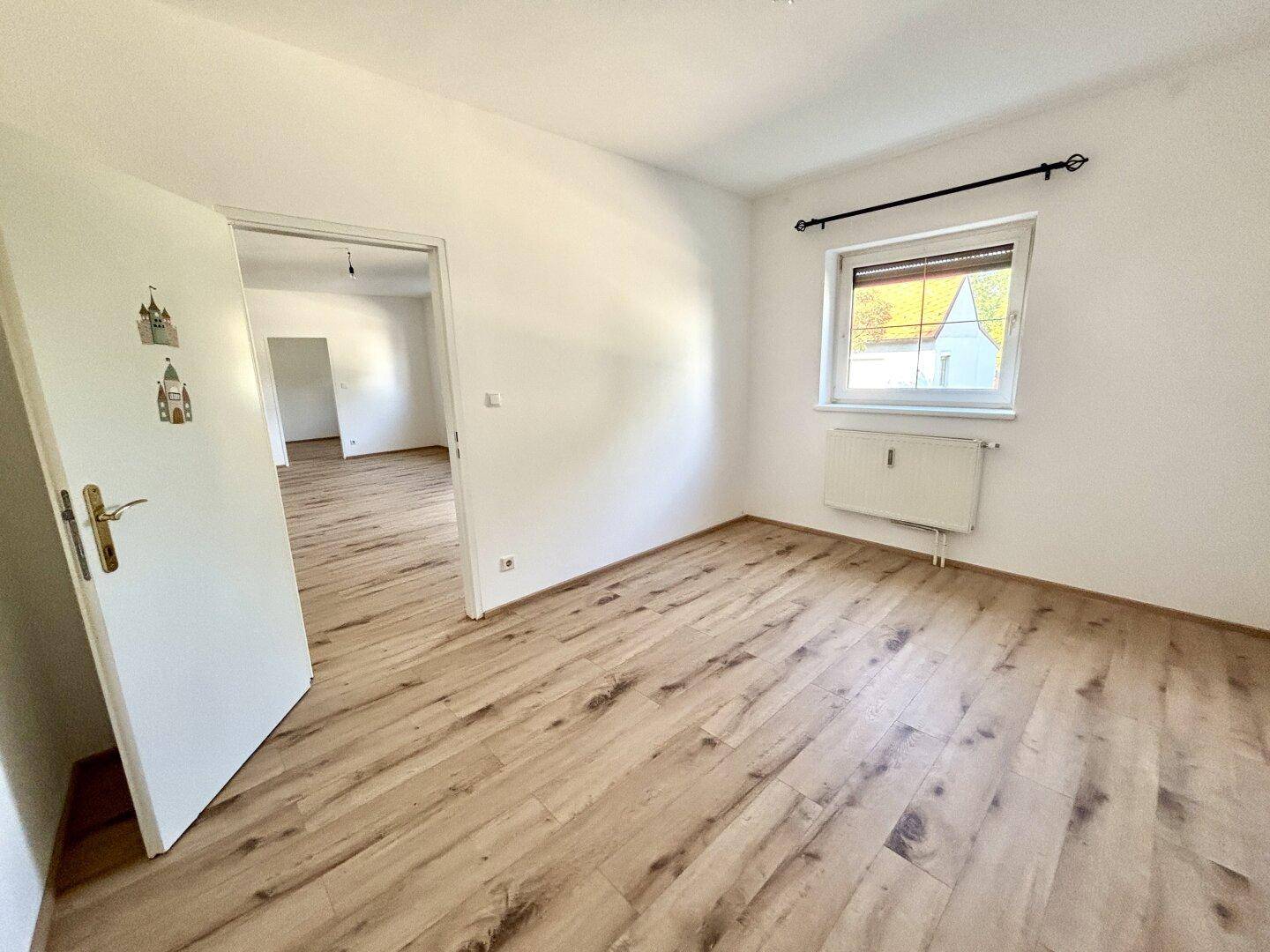 Komplett neu sanierte Wohnung mit Garten &amp; Carport in Parndorf – Erstbezug nach Sanierung - Ansicht 2