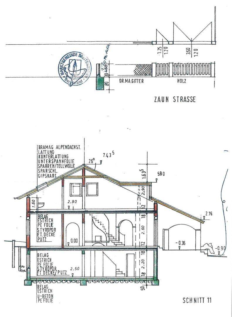 Architektonischer Schnitt des Gebäudes mit Dachkonstruktion und Geschosseinteilung.