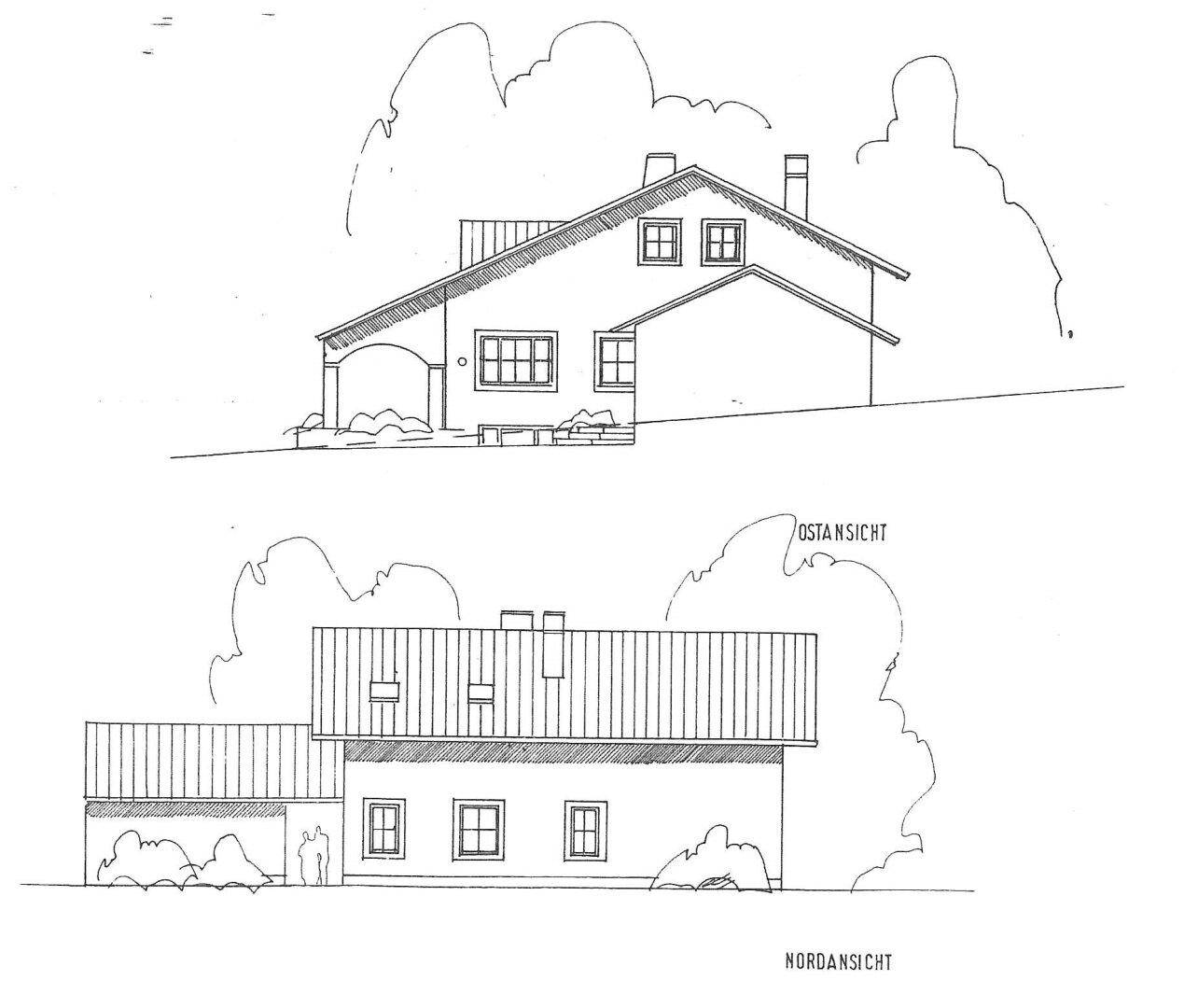 Ansichten des Hauses von Osten und Norden mit Dachform und Fensteranordnung.