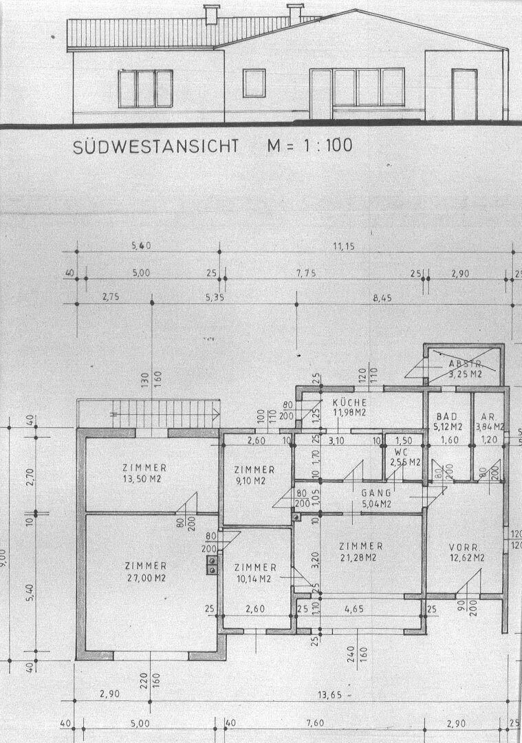 Grundriss und Südwestansicht des Hauses mit Raumaufteilung und Flächenangaben.