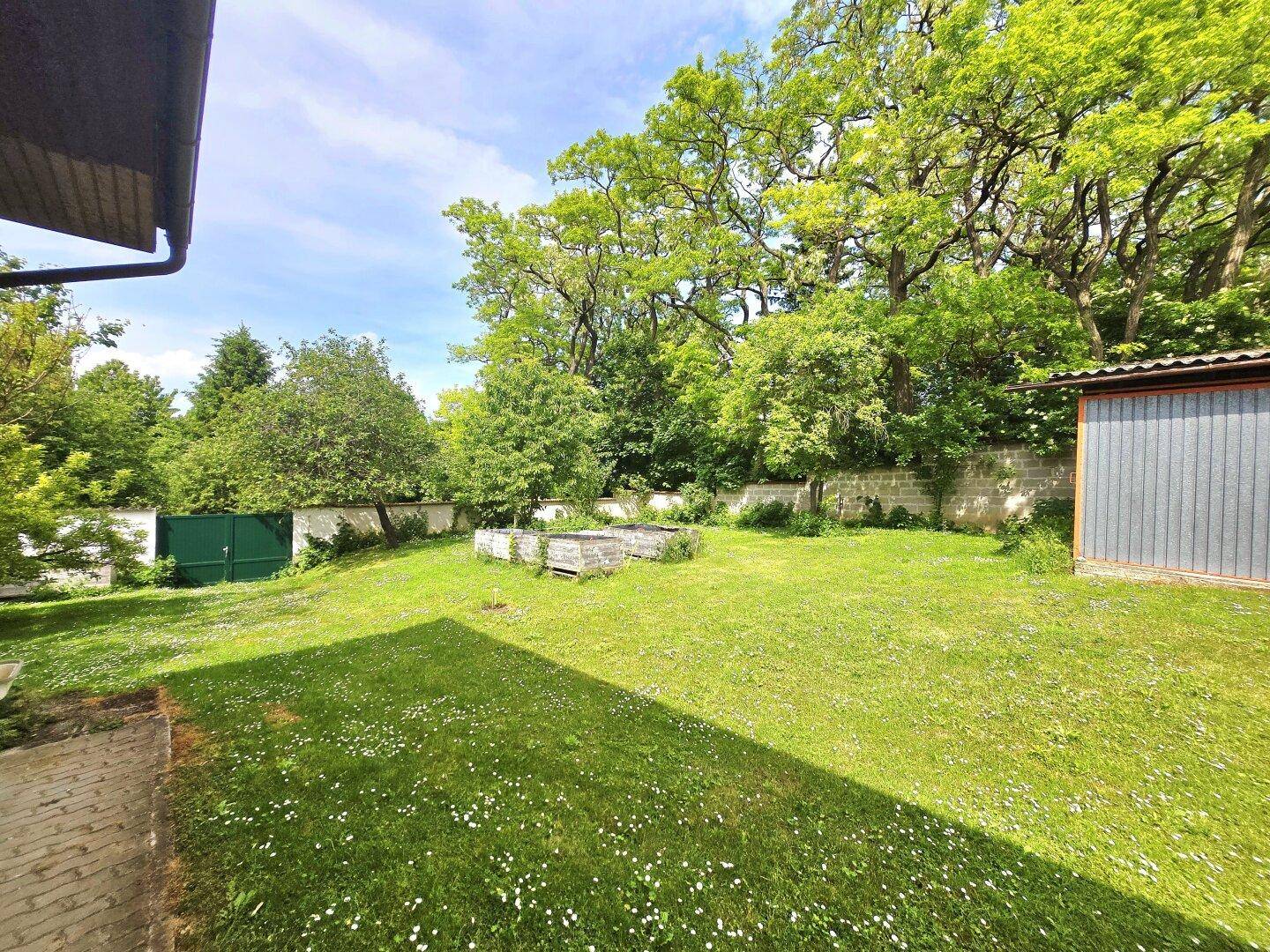 4.361m² Bauland in toller Lage für Ihre Ideen! -- Liegenschaft mit zwei separaten Wohneinheiten, Nebengebäude, Innenhof - Mehr