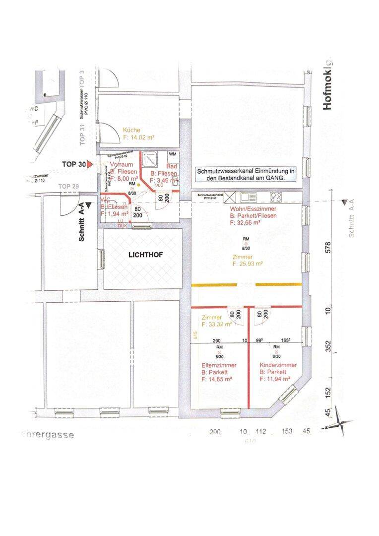 Detaillierter Grundriss einer Wohnung mit Raummaßen und Hofblick.