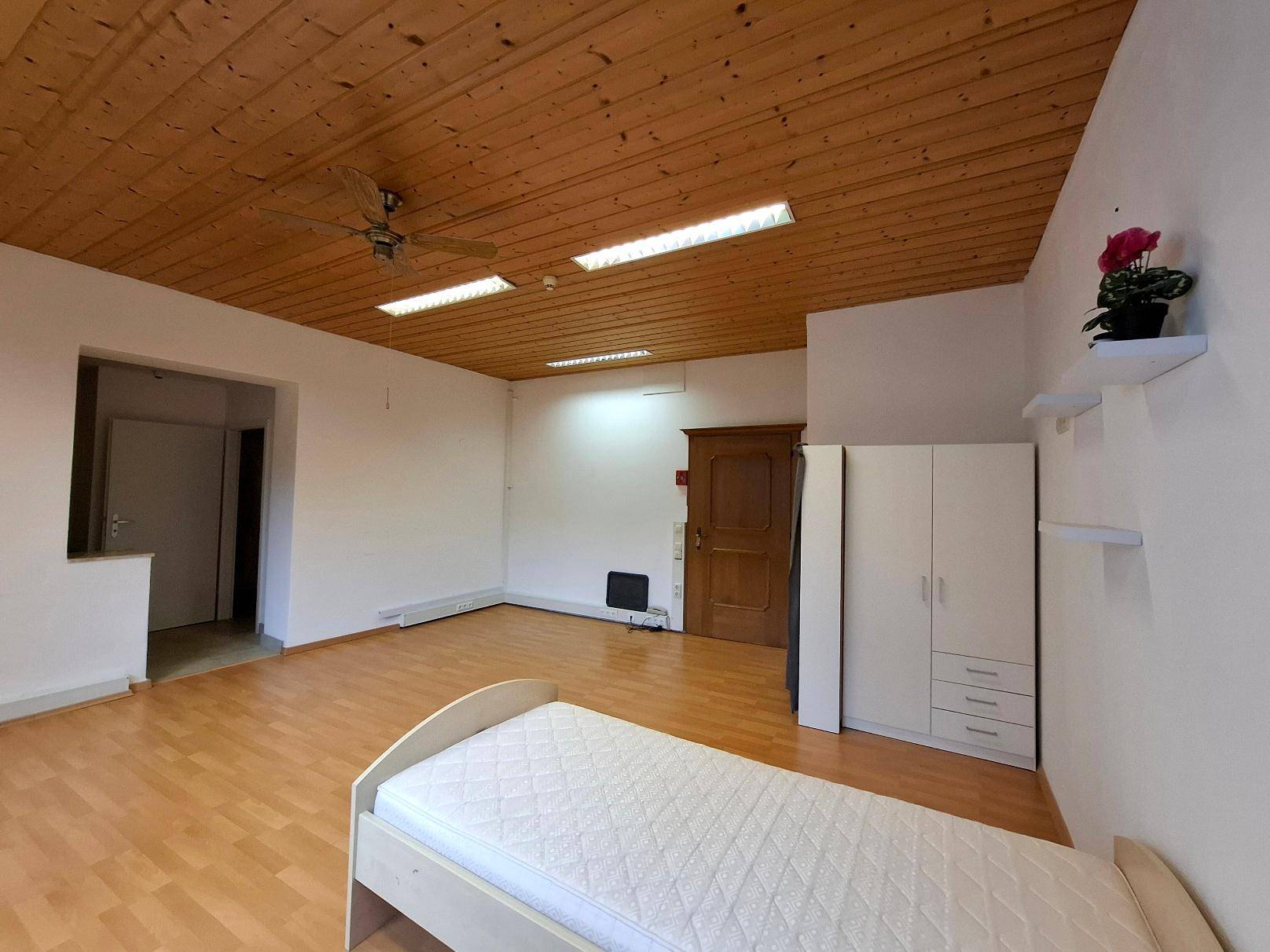Wohn_Schlaf_Esszimmer (1)