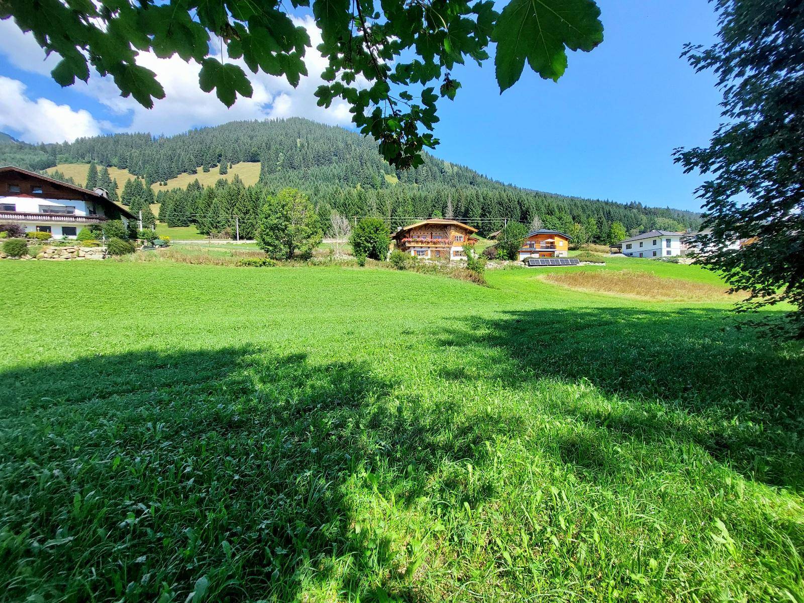 Grundstück