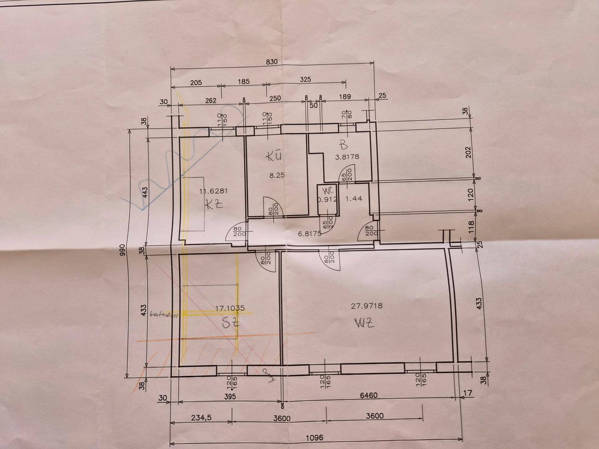 Detaillierter Grundriss mit Raumaufteilung und Bemaßungen für die Immobilie.