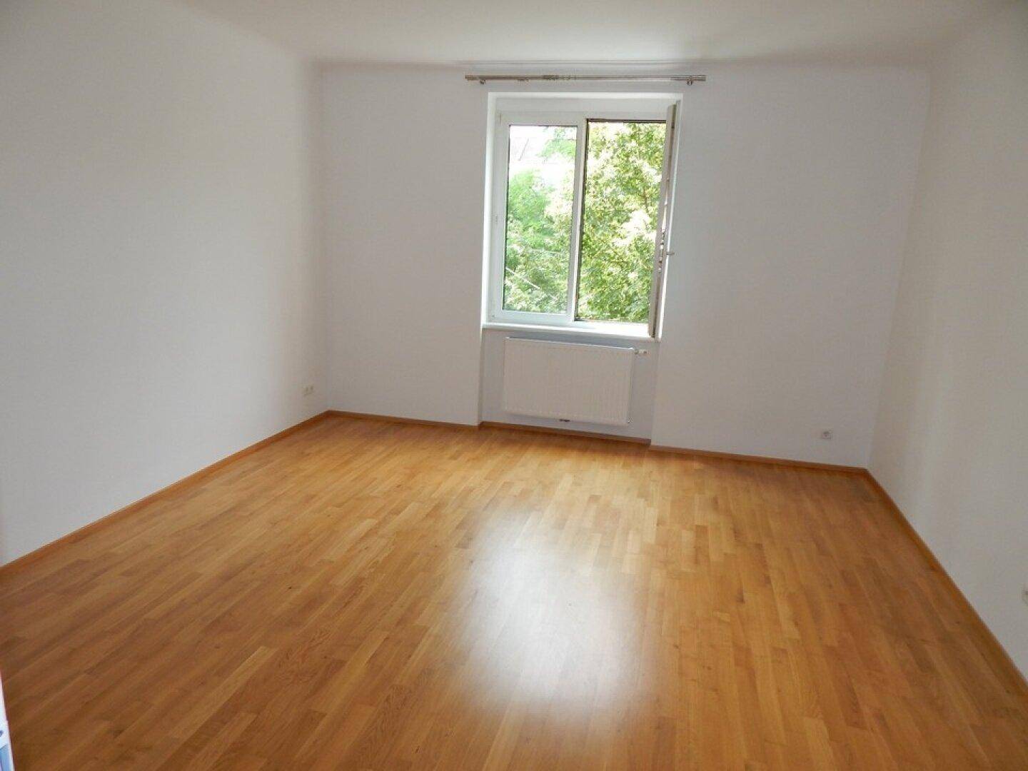 Helle und ruhige sanierte Wohnung mit Parkblick - Ansicht 4