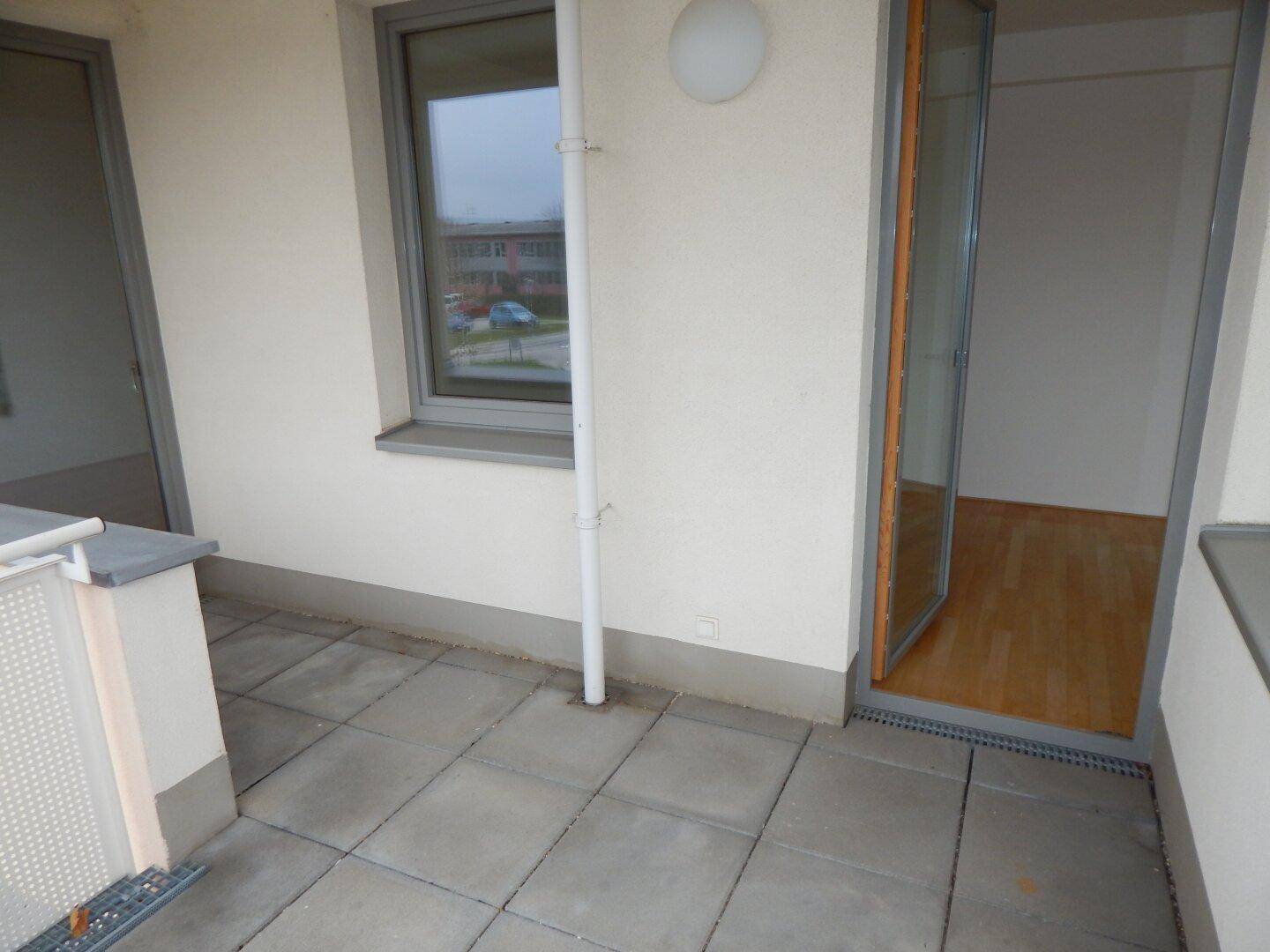 "PROVISIONSFREI" Helle und ruhige Terrassenwohnung mit Tiefgaragenplatz – pohled 4