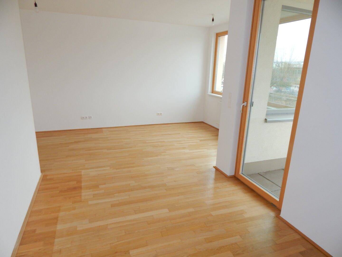 "PROVISIONSFREI" Helle und ruhige Terrassenwohnung mit Tiefgaragenplatz – pohled 2