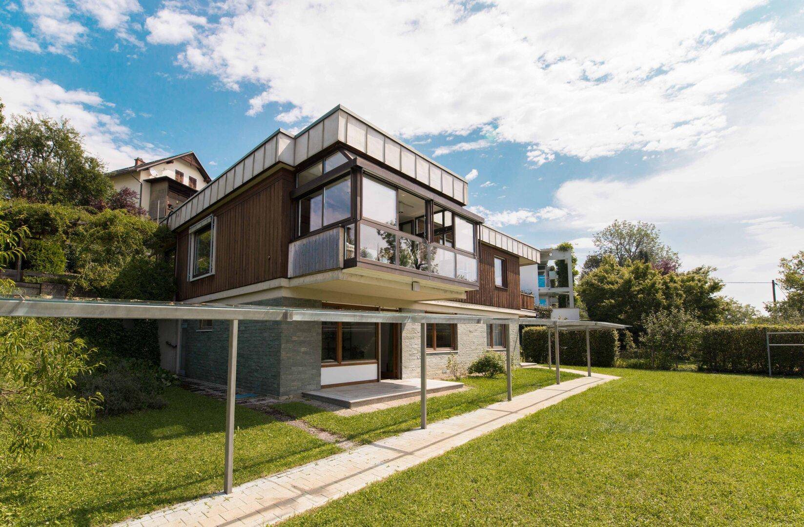 Architektenseeblickvilla“ mit separatem Appartement in Krumpendorf am