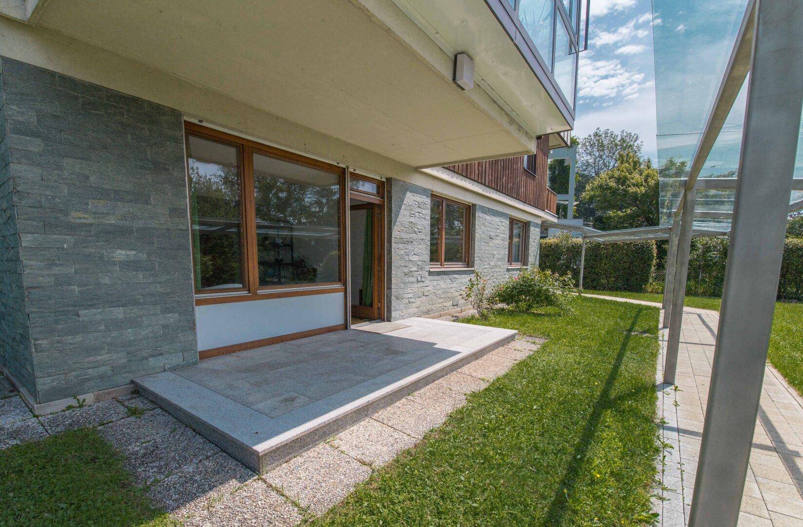 Architektenseeblickvilla“ mit separatem Appartement in Krumpendorf am