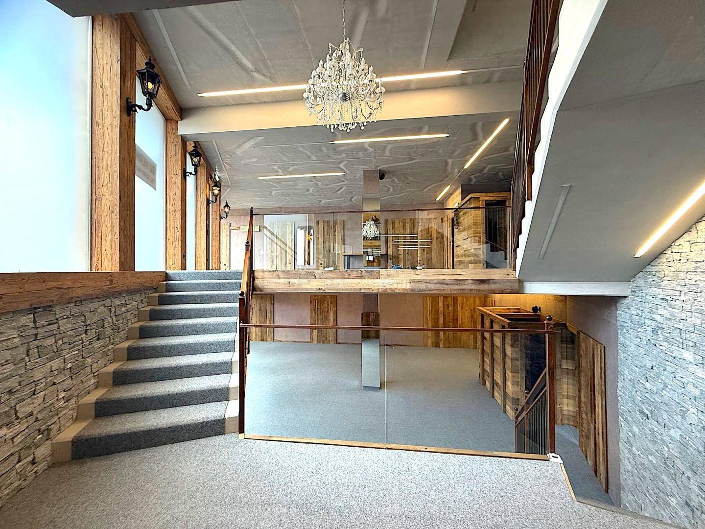 Gescha¨ftslokal Kirchberg - 23