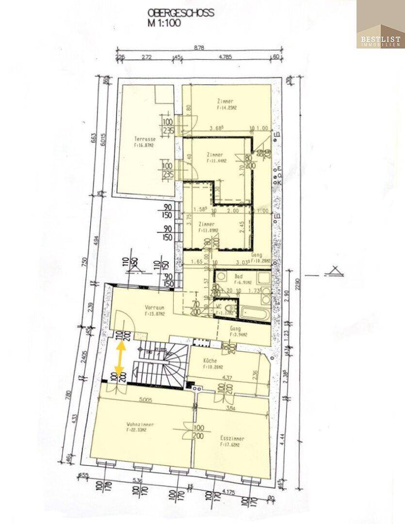 Grundriss des Obergeschosses mit Zimmern, Bad und Terrasse.