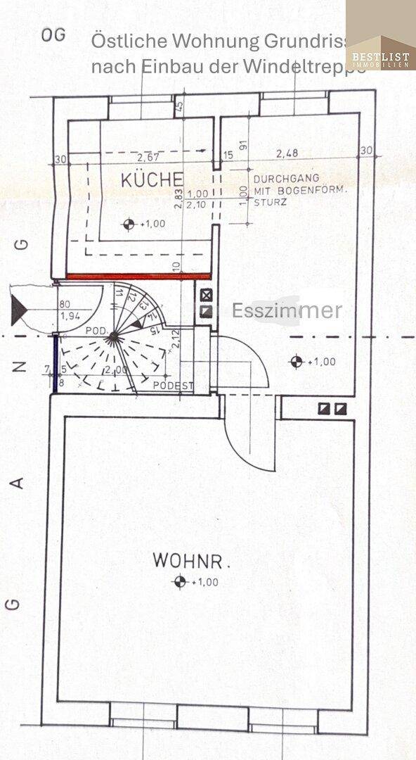 Grundriss der östlichen Wohneinheit im Obergeschoss mit Küche und Wohnzimmer.