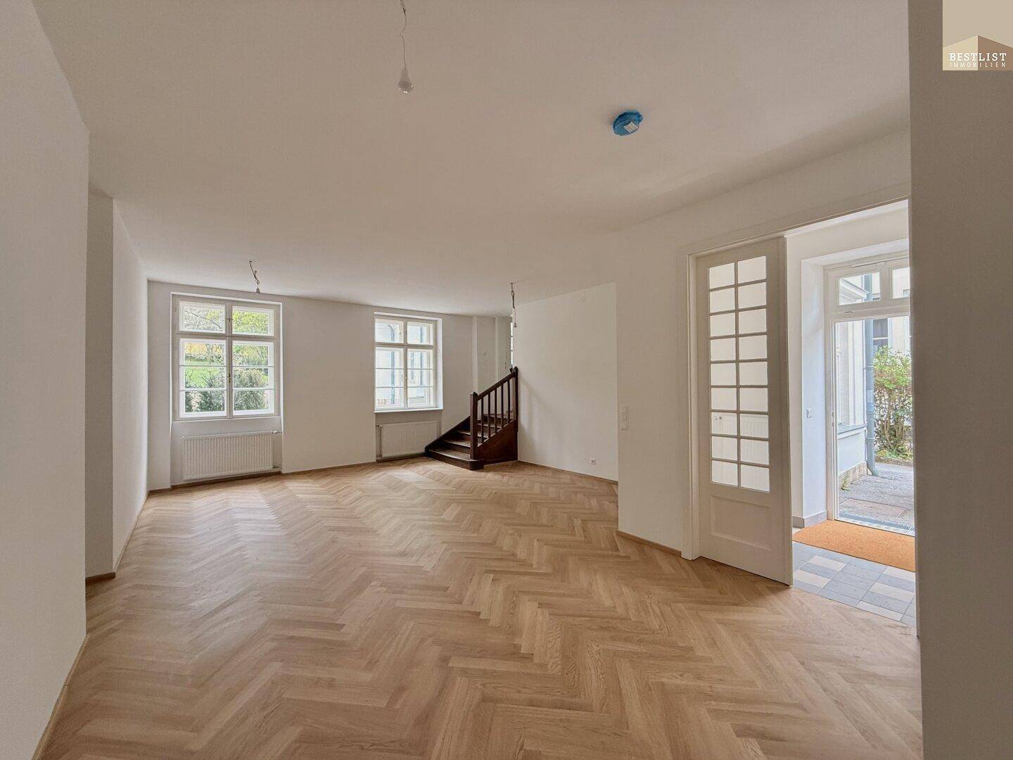 Repräsentative Praxis- / Bürofläche in Toplage Baden – ca. 215 m² mit Terrasse &amp; vielseitiger Raumaufteilung! - Ansicht 2